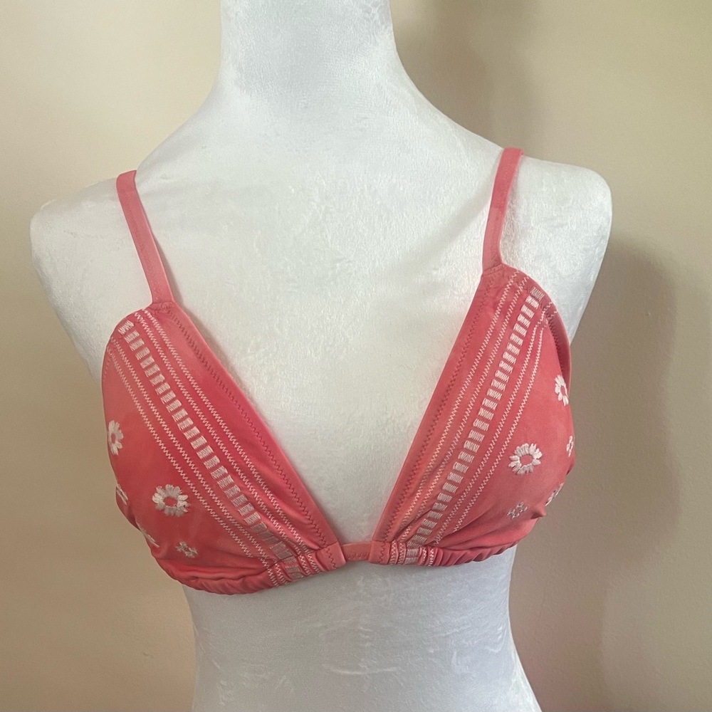 NWT Aerie Women's Size Medium Pink Embroidered Bikini Top